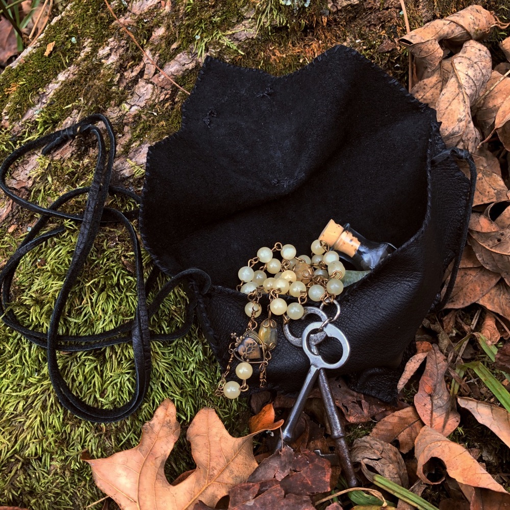 Witch’s Ritual Bag - Picture 3 of 3
